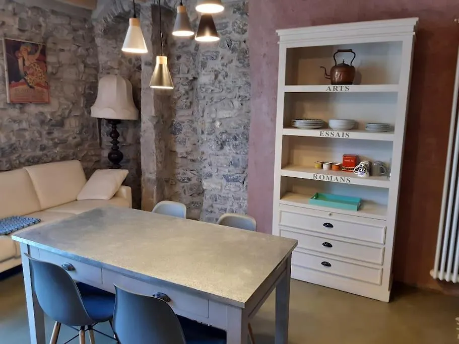 Appartement Gaudi - Overlooking Lake Como, Near Bellagio Lezzeno