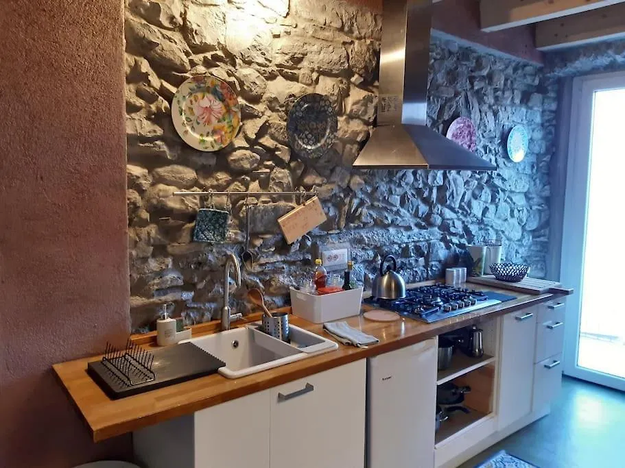 Gaudi - Overlooking Lake Como, Near Bellagio Lezzeno Appartement